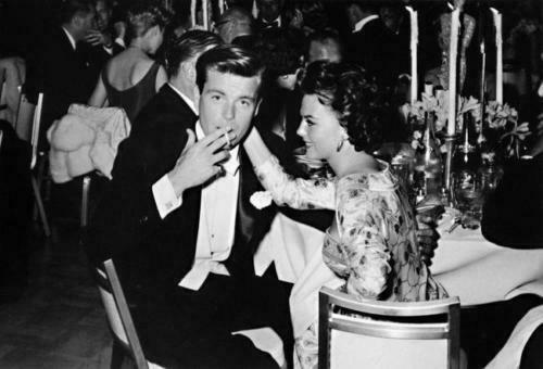 Frank Worth Robert Wagner & Natalie Wood PCOA Photo: Artist: Frank Worth Title: Robert Wagner & Natalie Wood Medium: Limited Edition Digital Archival Print Includes Publisher's Certificate of Authenticity