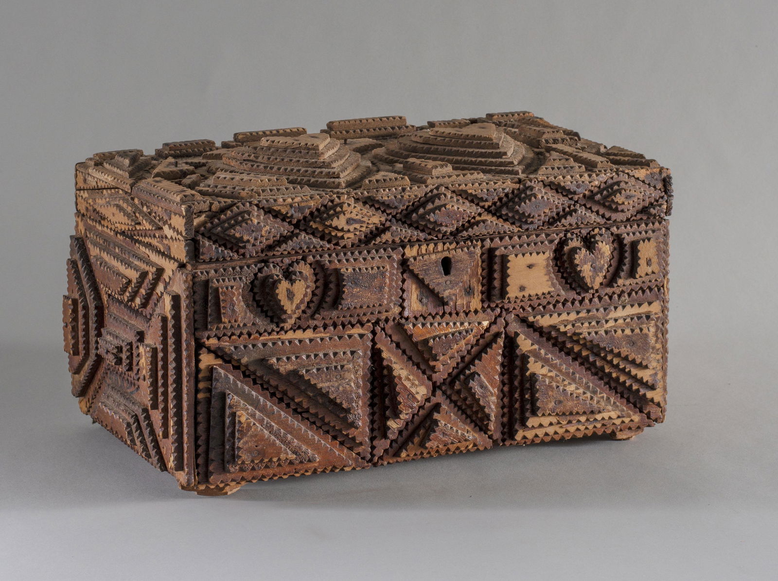 Folk Art Tramp Art lidded box (1 of 6)