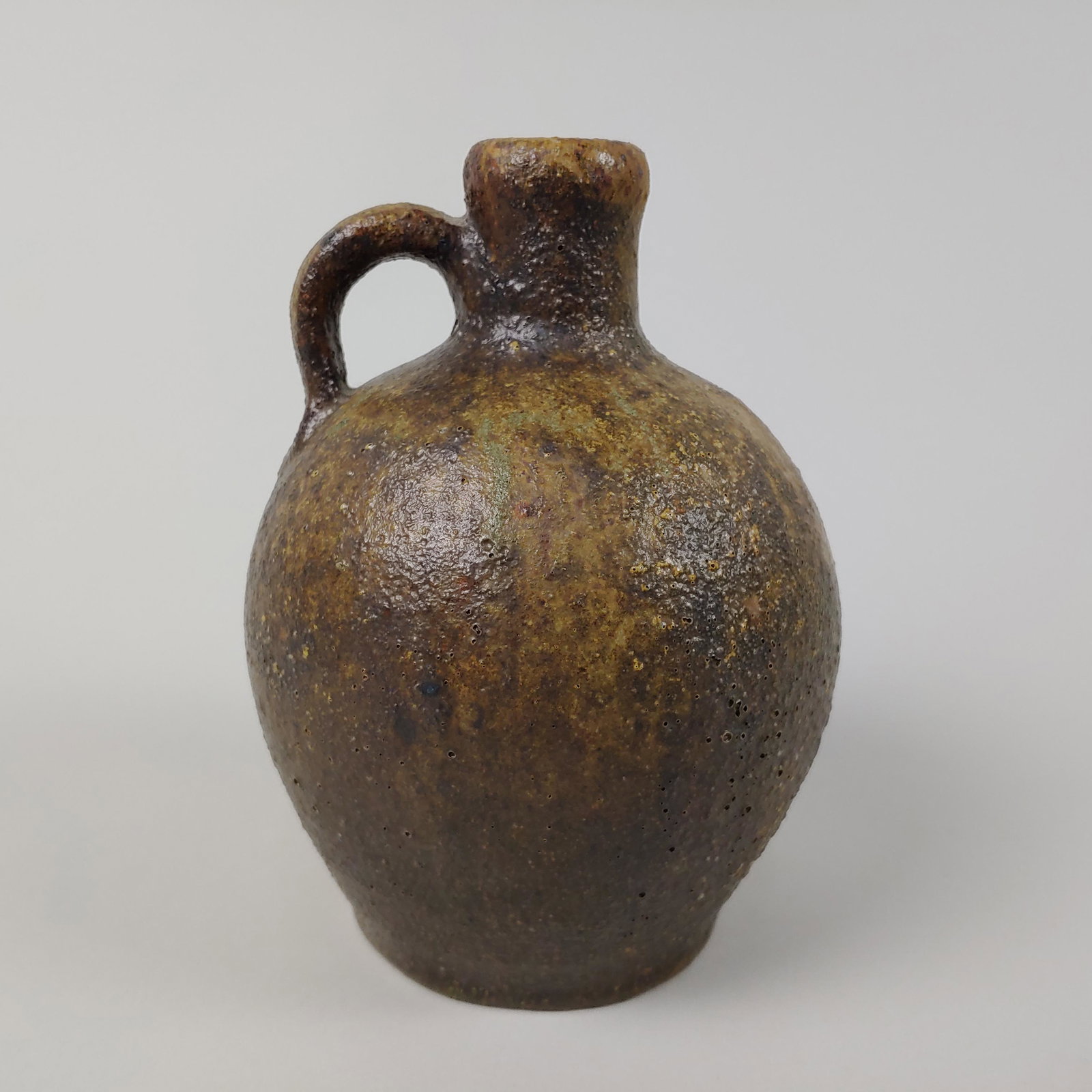 1 qt. catawba valley jug (1 of 8)