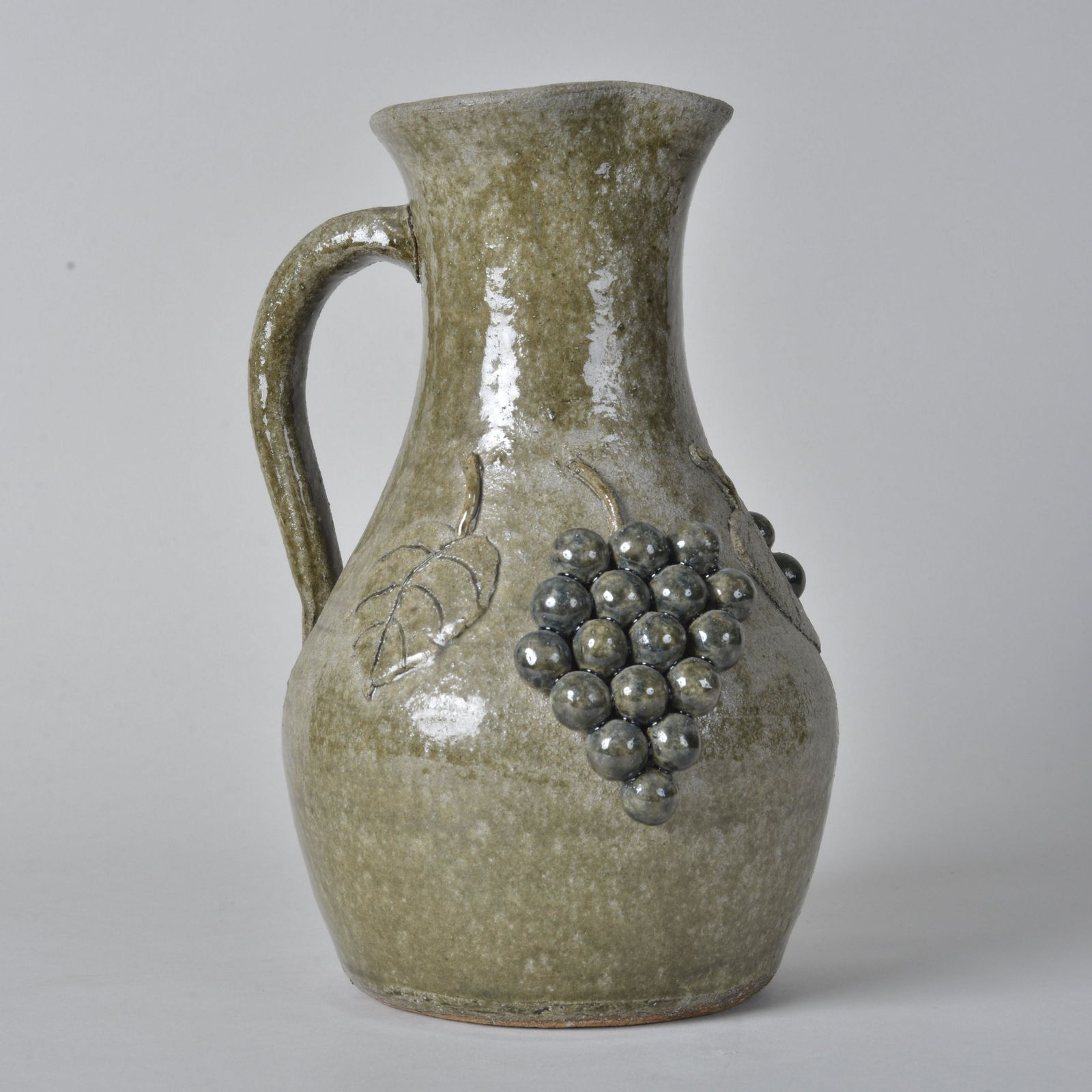 Edwin Meaders Pitcher applied grapes (1 of 5)