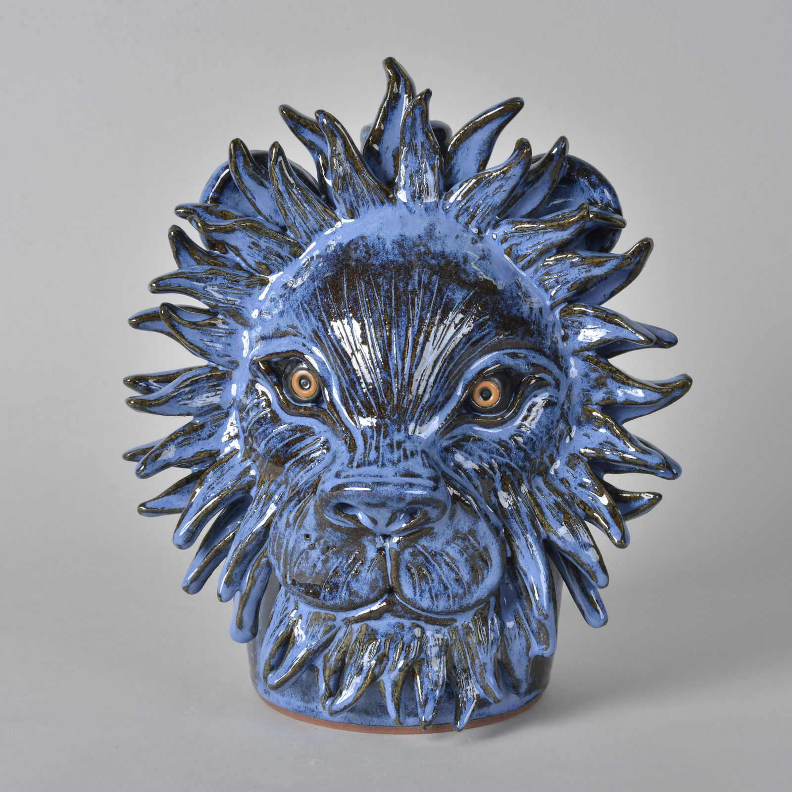 Lynn W figural face jug lion head (1 of 7)
