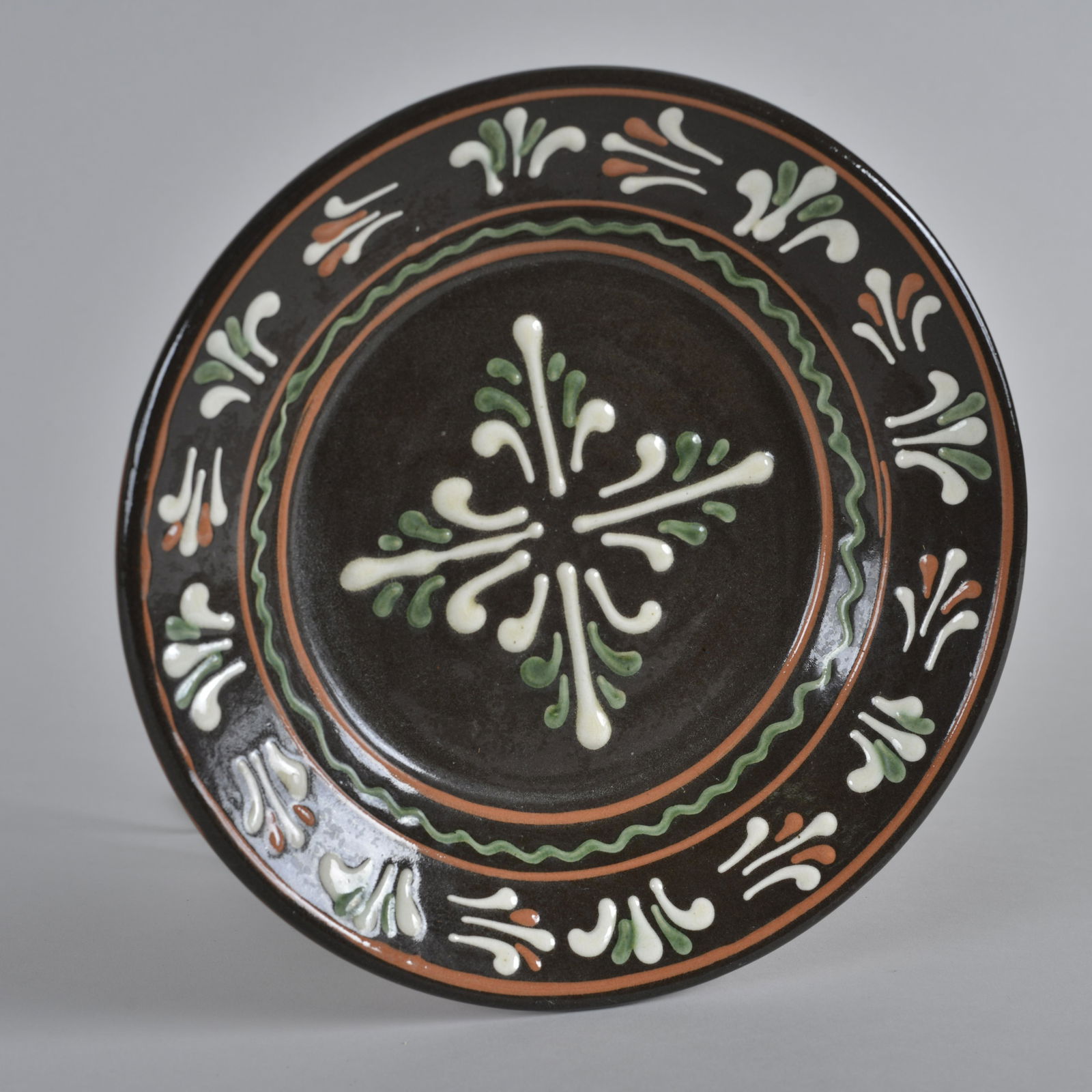 ML Farrell Slip decorated dirt dish westmoore pottery (1 of 7)