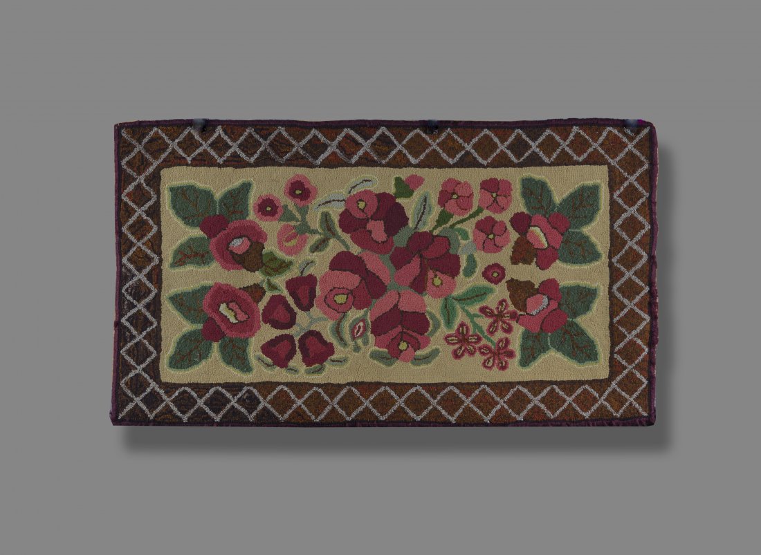 Flower Hooked Rug (1 of 4)