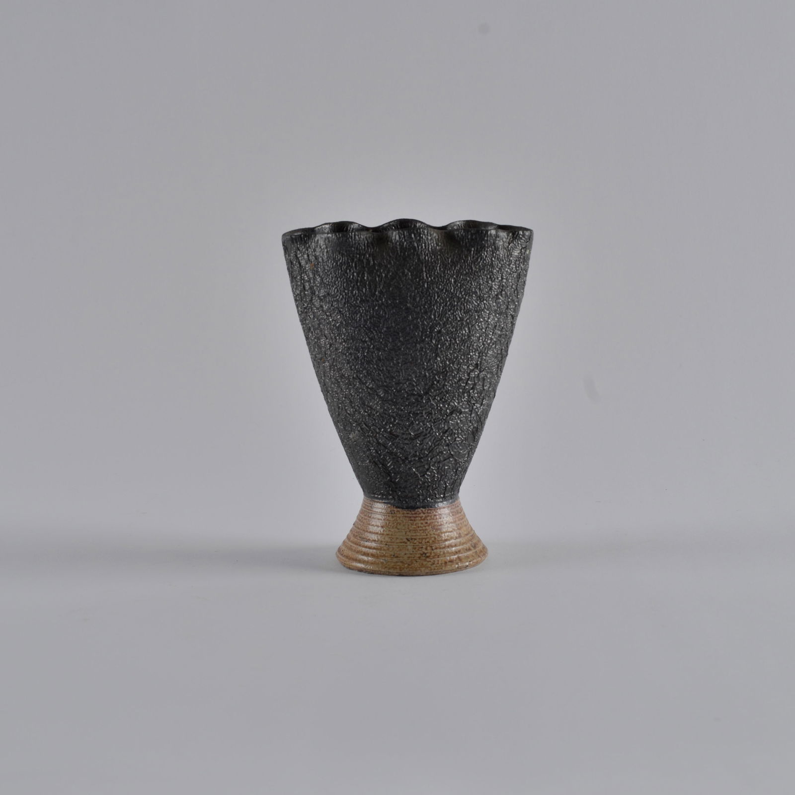 Mark Hewitt Flutted Fan Vase (Eric Smith) (1 of 4)