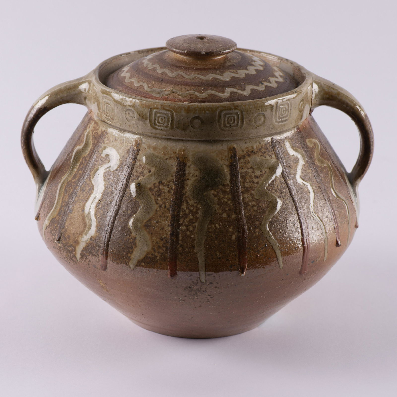 Mark Hewitt lidded storage jar (Eric Smith) (1 of 4)