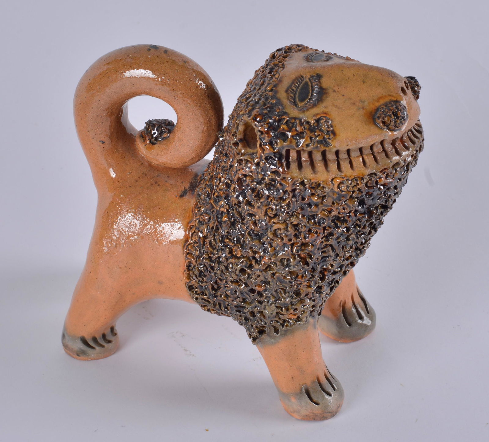 Billy Ray Hussey Lion: Billy Ray Hussey lion marked kiln 51 height 6.25"