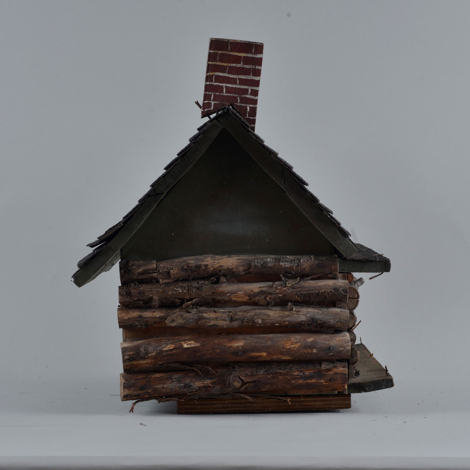 Benny Carter (environmental) Log Cabin BirdHouse (1 of 3)