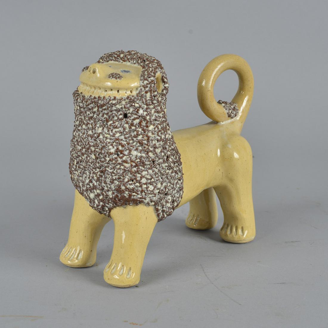 Billy Ray Hussey Pottery Lion (1 of 4)