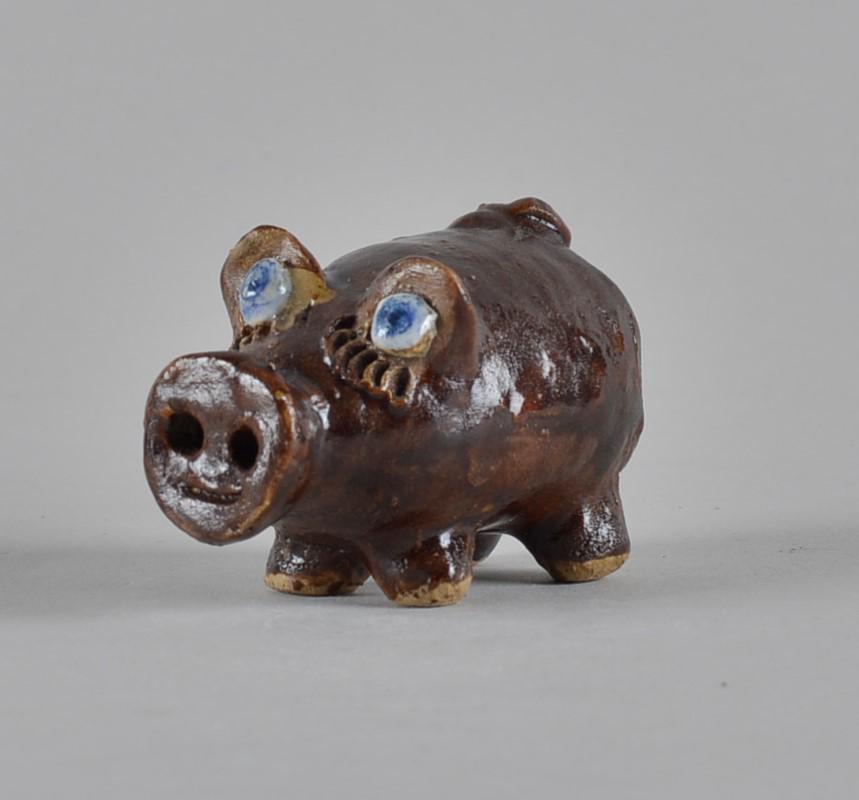 Marie Rogers miniature pig (1 of 4)
