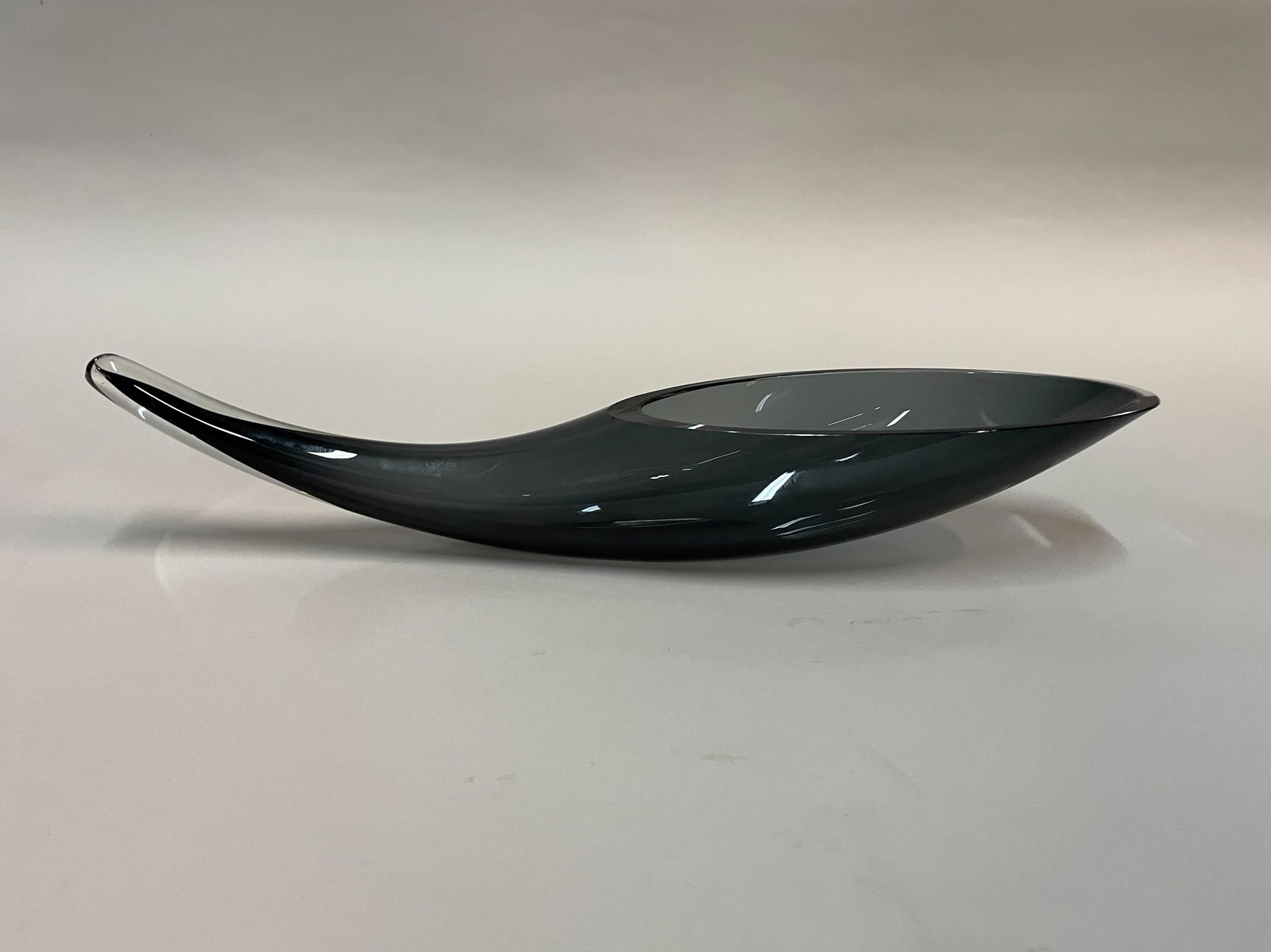 Winslow Anderson Blenko Art Glass Cornucopia Vase (1 of 4)