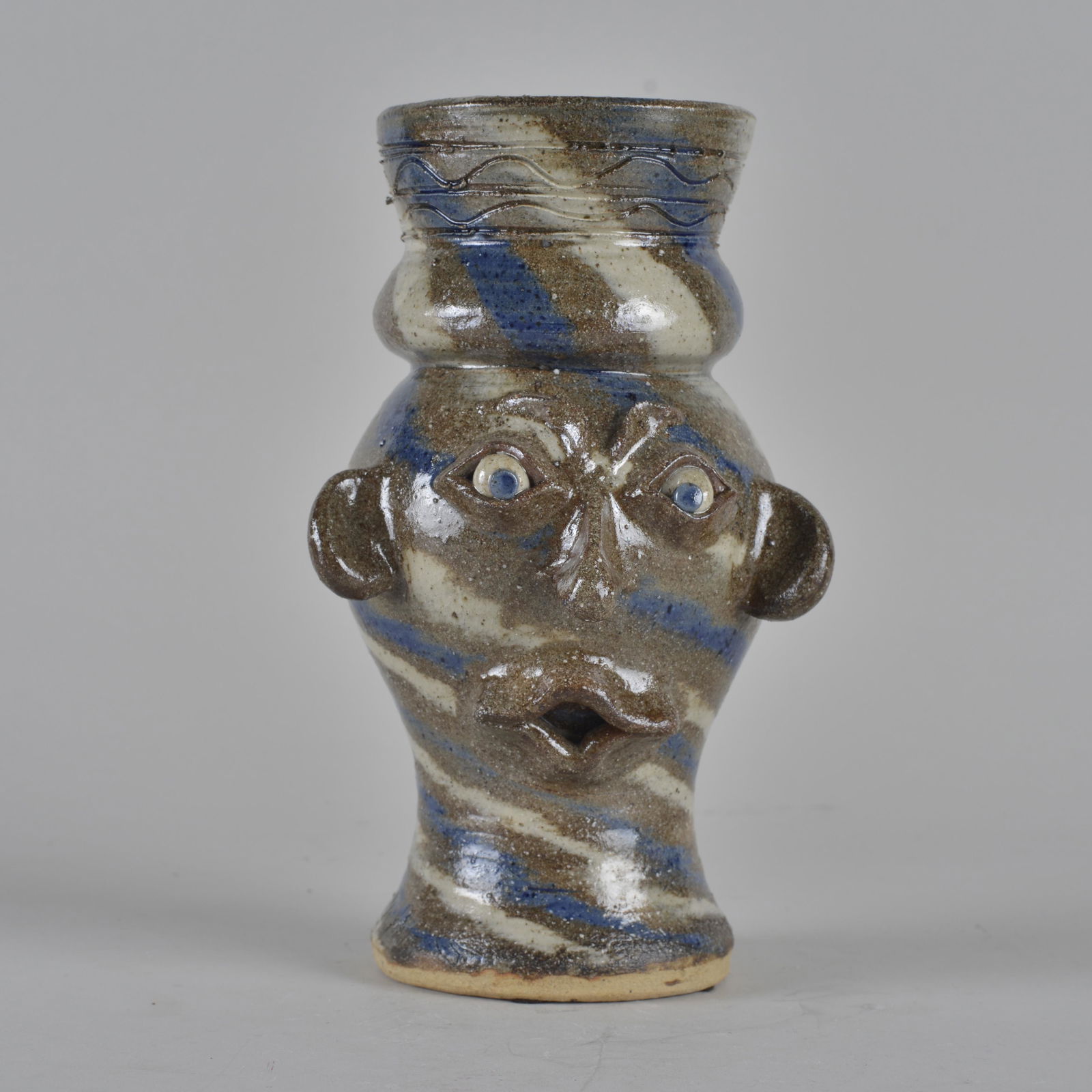 Gary Mitchell Swirl face vase (1 of 4)
