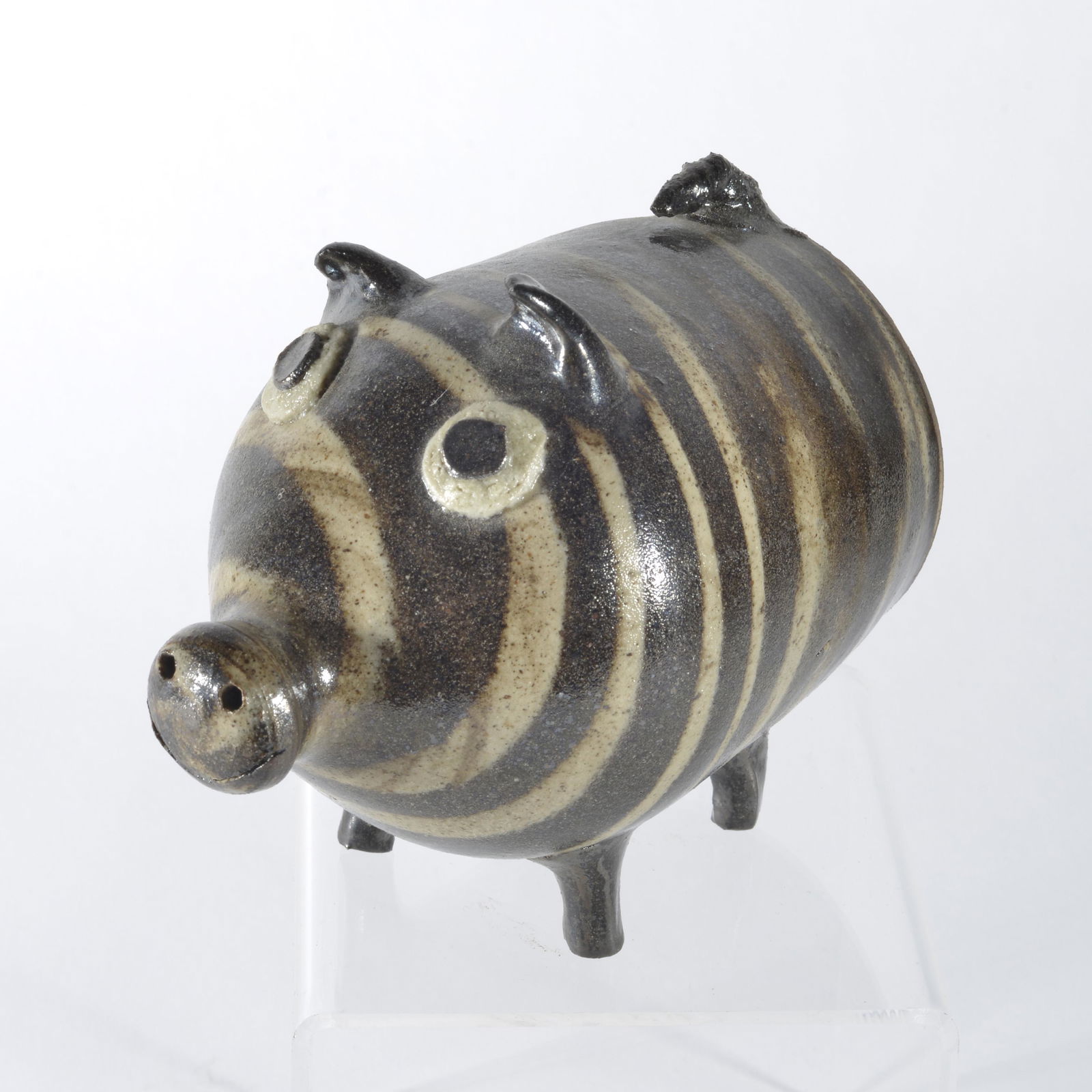 Wayne Hewell Pottery Swirl Pig (1 of 4)