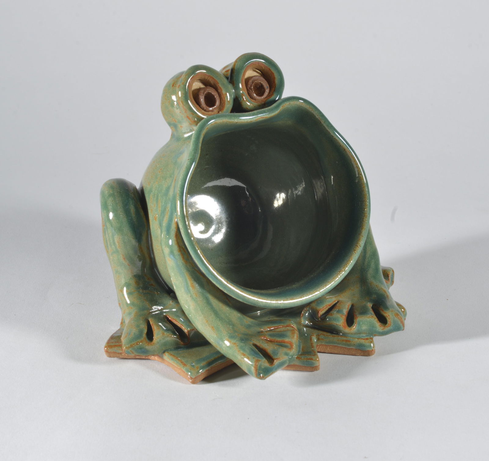 Sandy Cole Pottery Frog (1 of 3)