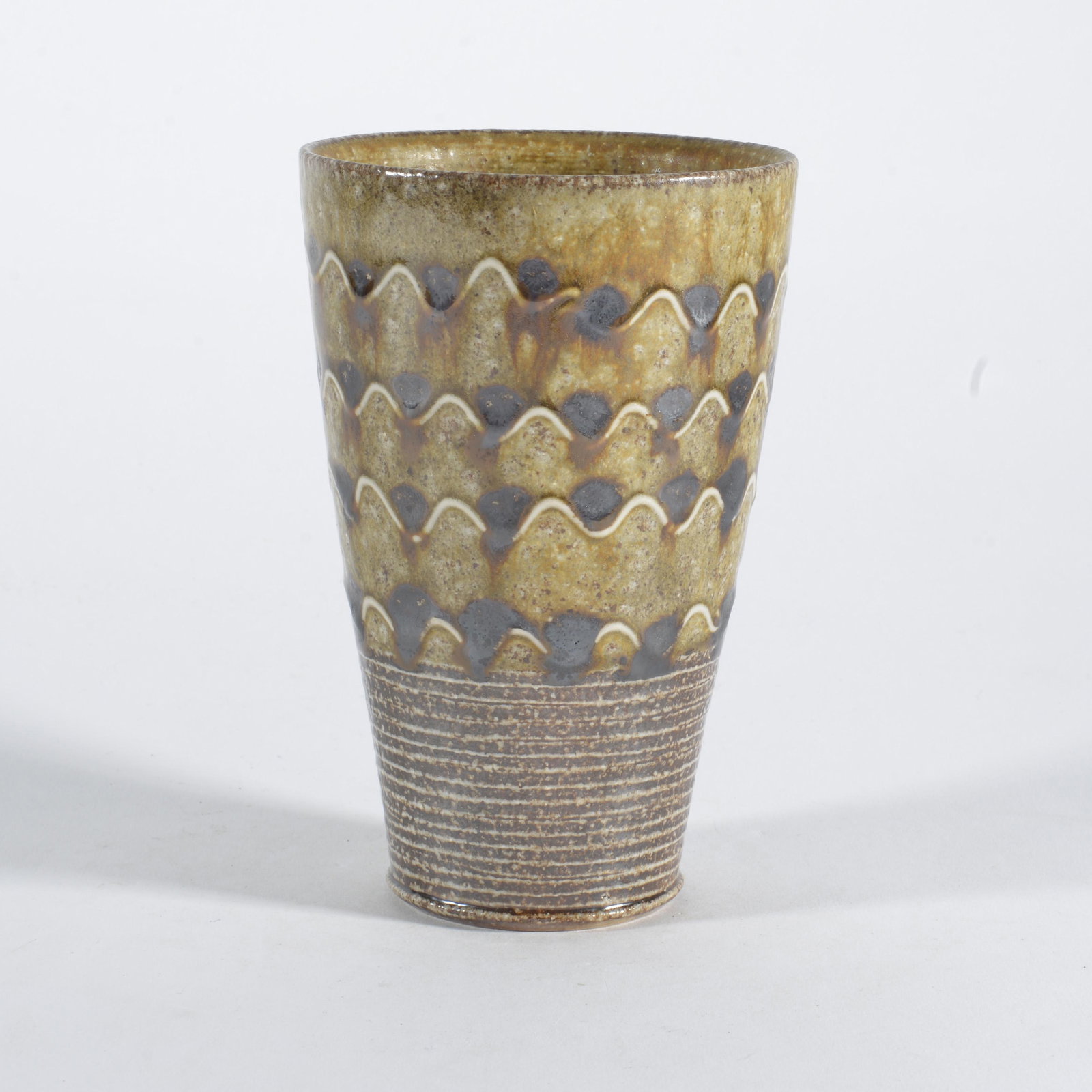 Mark Hewitt Vase (apprentice) (1 of 3)