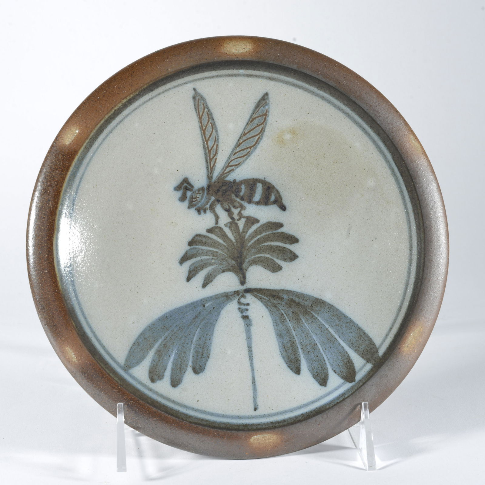 Matt Jones Bumbble Bee Plate (1 of 2)