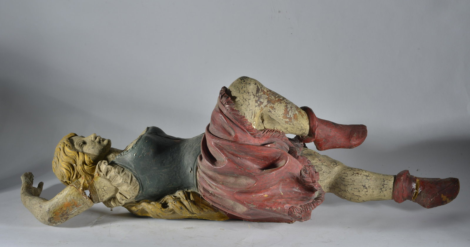 Molded Ship Mast: wood/plaster and paint. old paint - length 32"