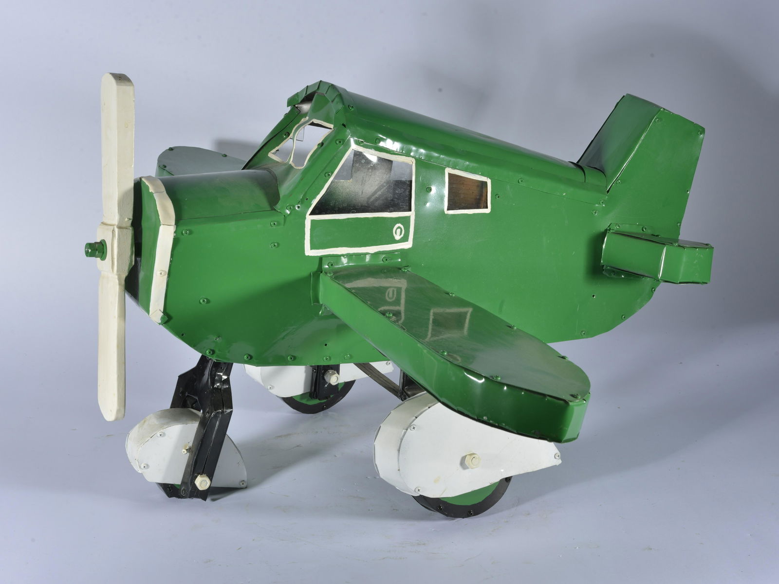 Tom Baldwin folk art metal airplane (1 of 2)