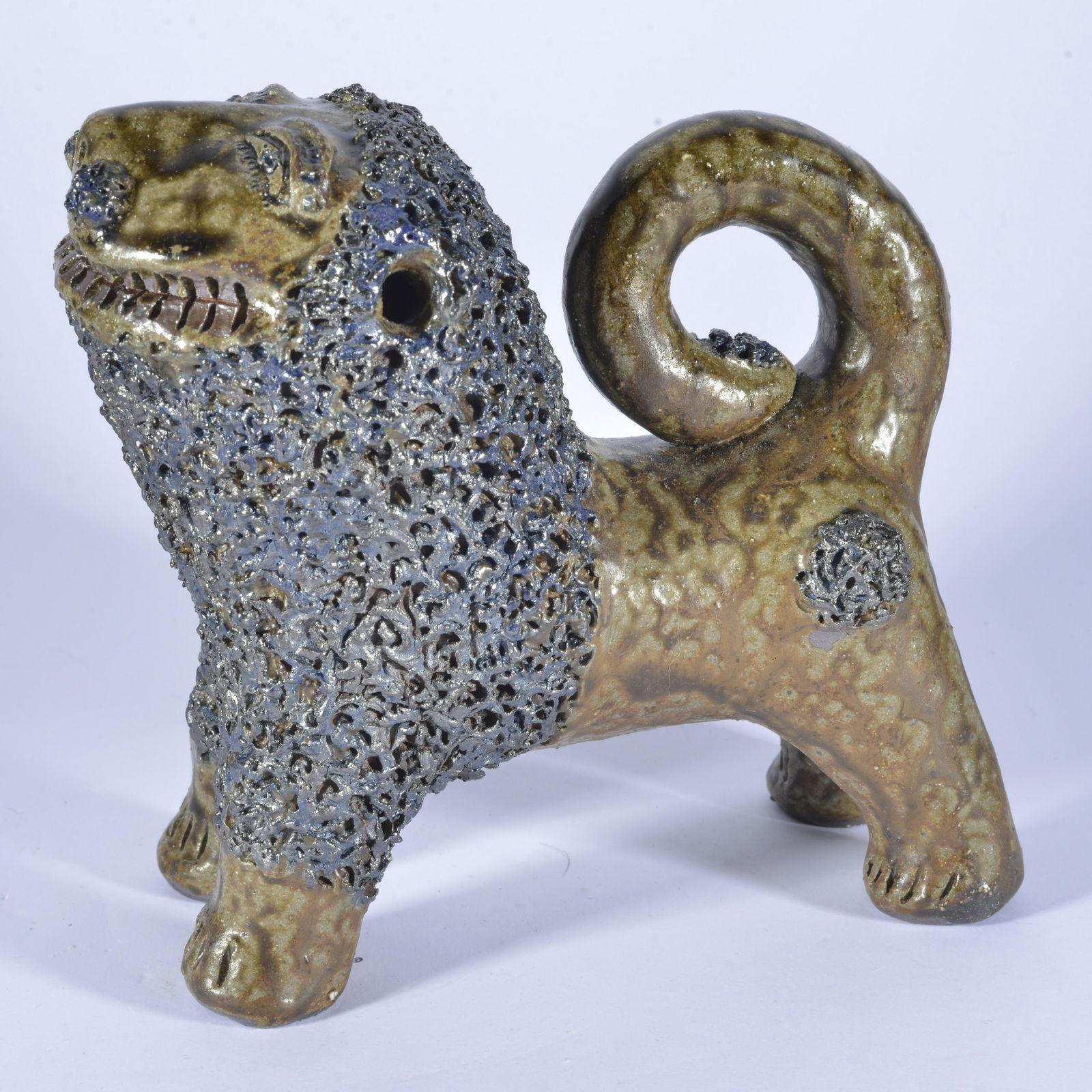 Billy Ray Hussey Alkaline glaze lion (1 of 5)