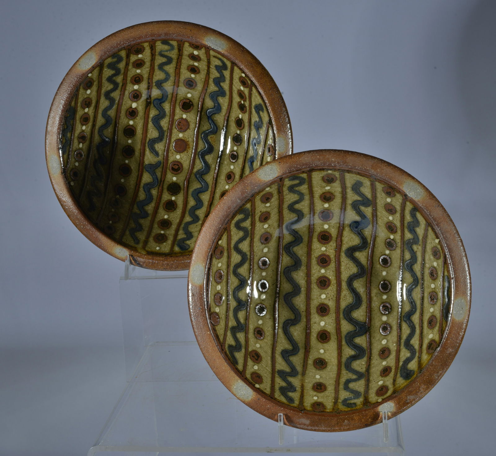 NILOAK SWIRL POTTERY VASE (1 of 3)