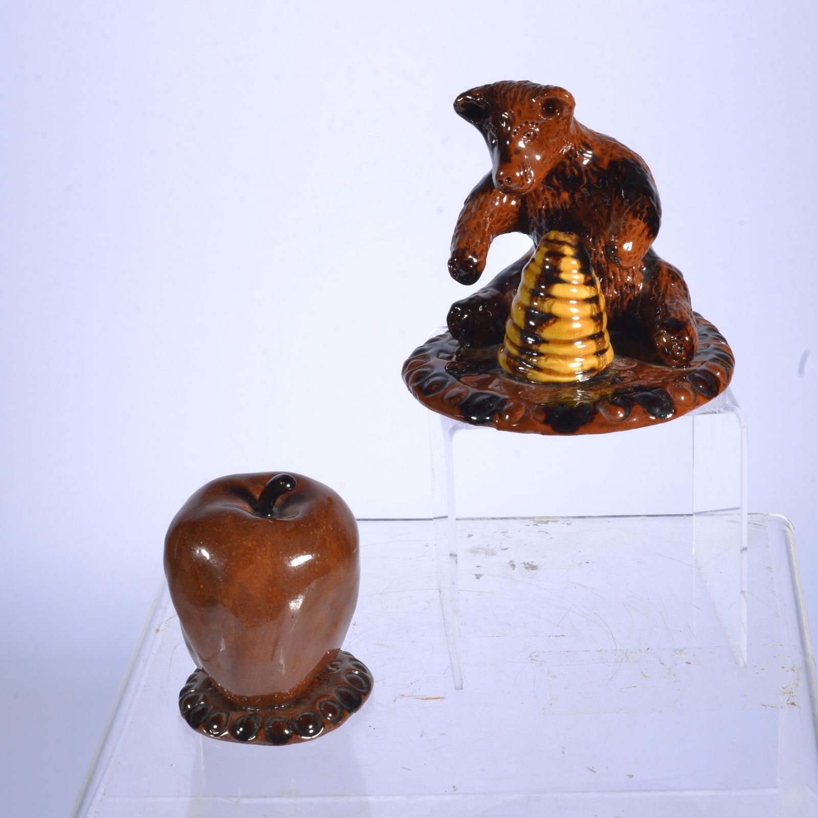 JAMES NYESTE POTTERY FIGURAL BEAR & APPLE (1 of 4)