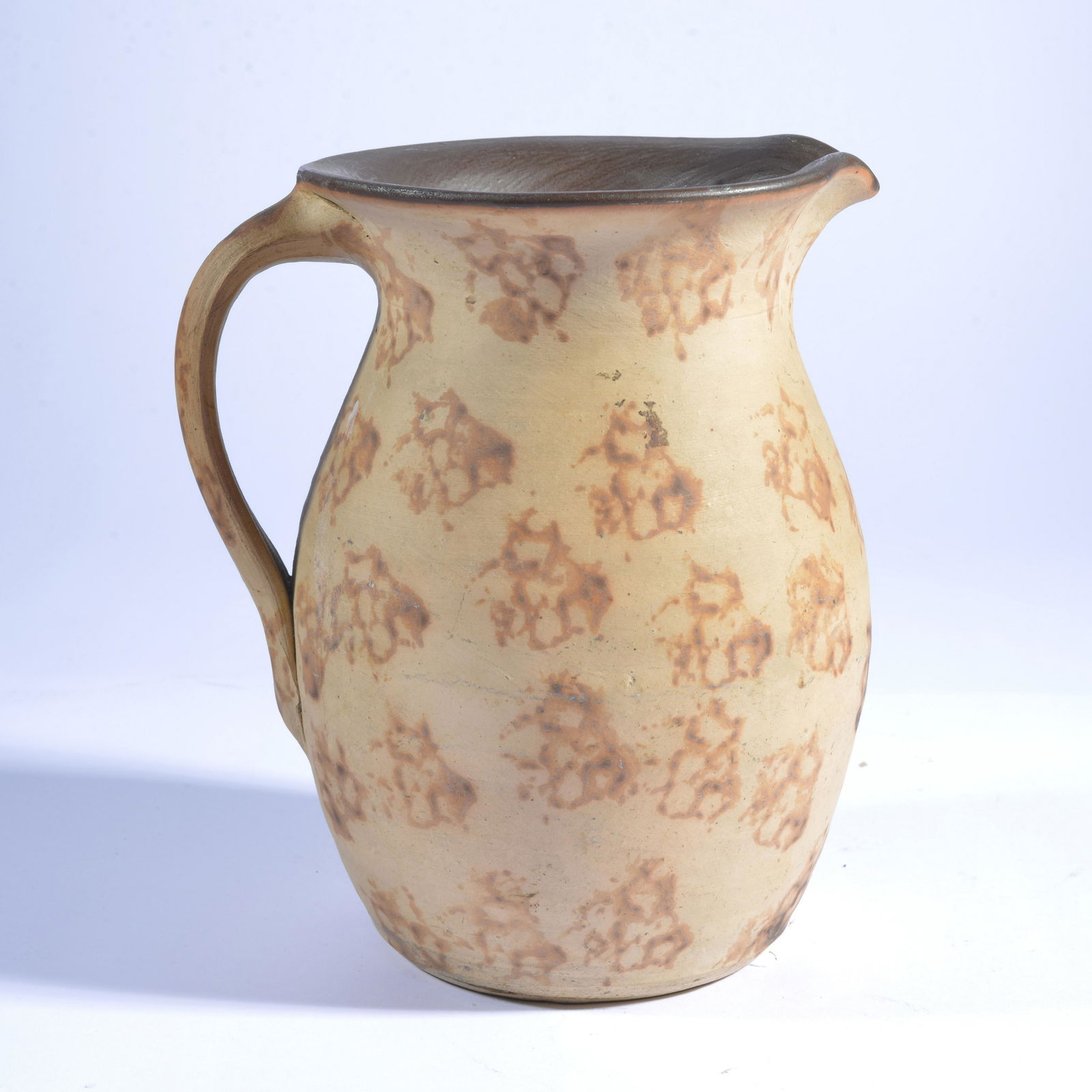 KENTUCKY 'TANWARE' CAT'S PAW DECORATED PITCHER (1 of 4)