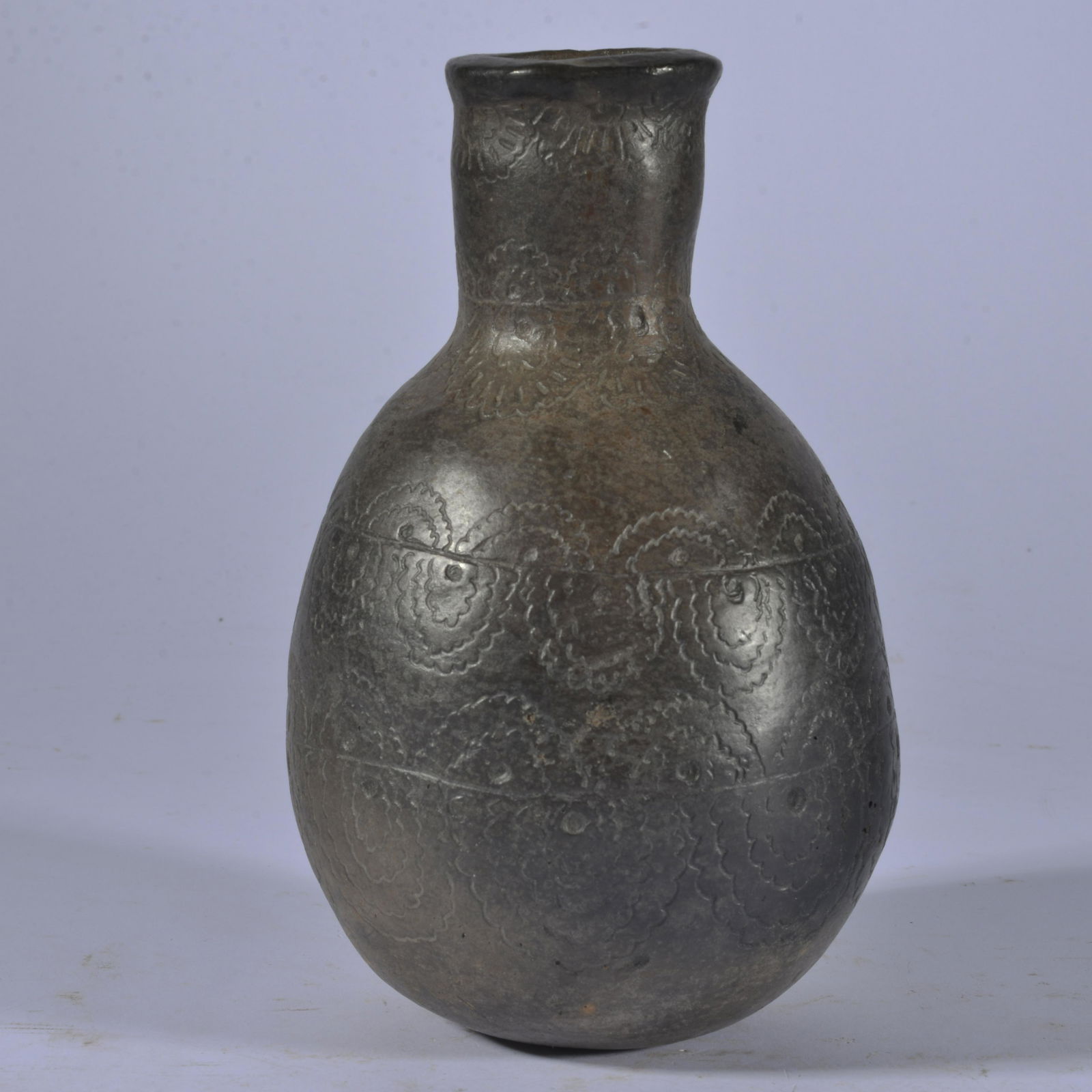 GEORGIA BLIZZARD (1919 2002) 'PETTICOAT LACE' VASE MARION VA (1 of 4)