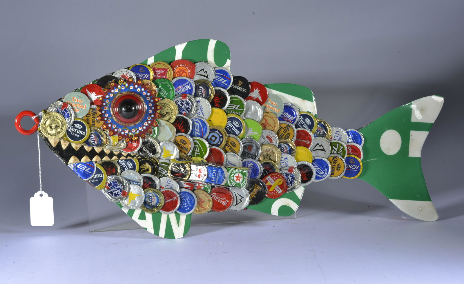 EGGLESTON FOLK ART BOTTLE CAP FISH (1 of 2)