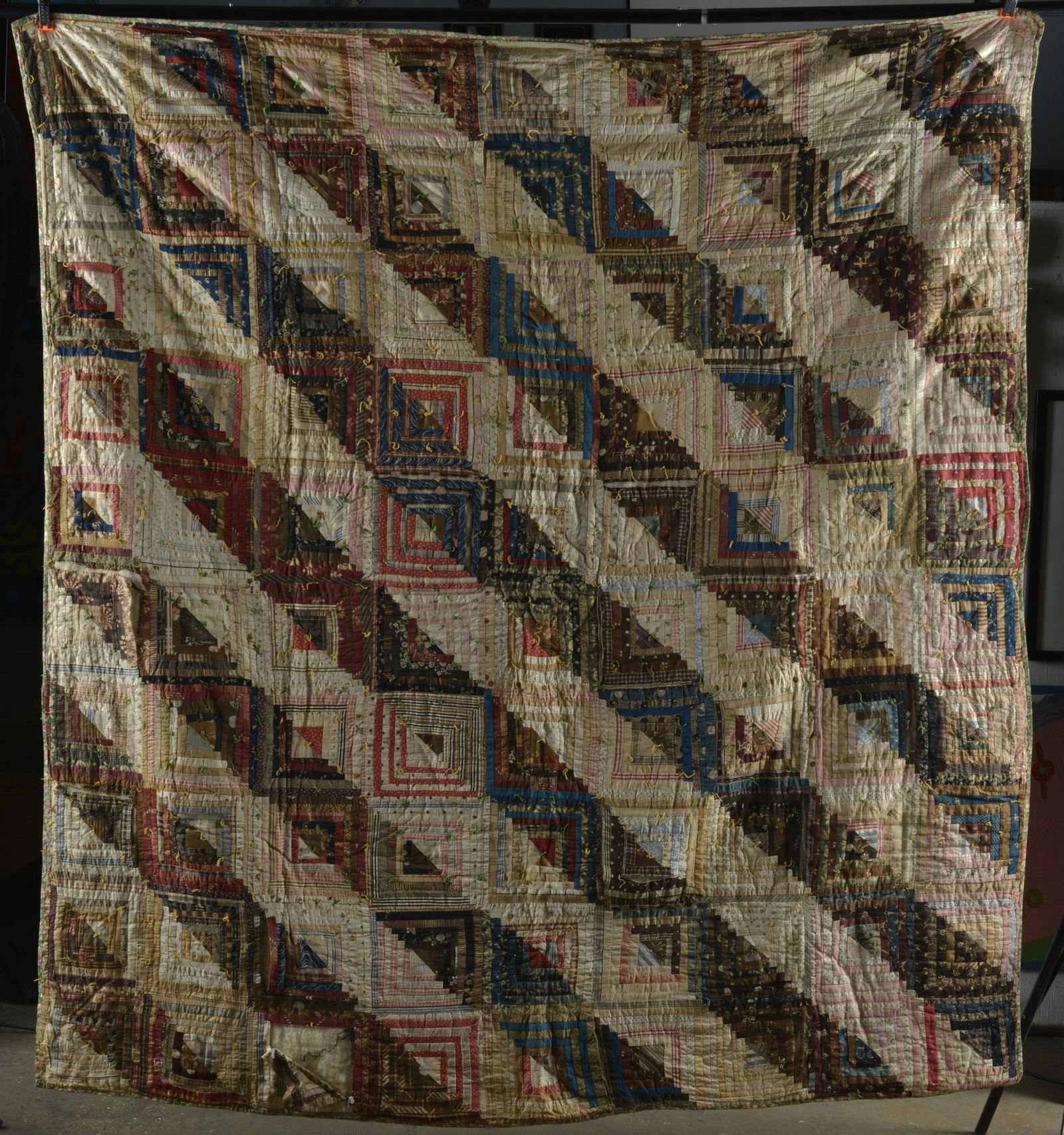 AMERICAN SOUTHERN QUILT: ca. 1900 - Virginia or North Carolina. 68"x74"