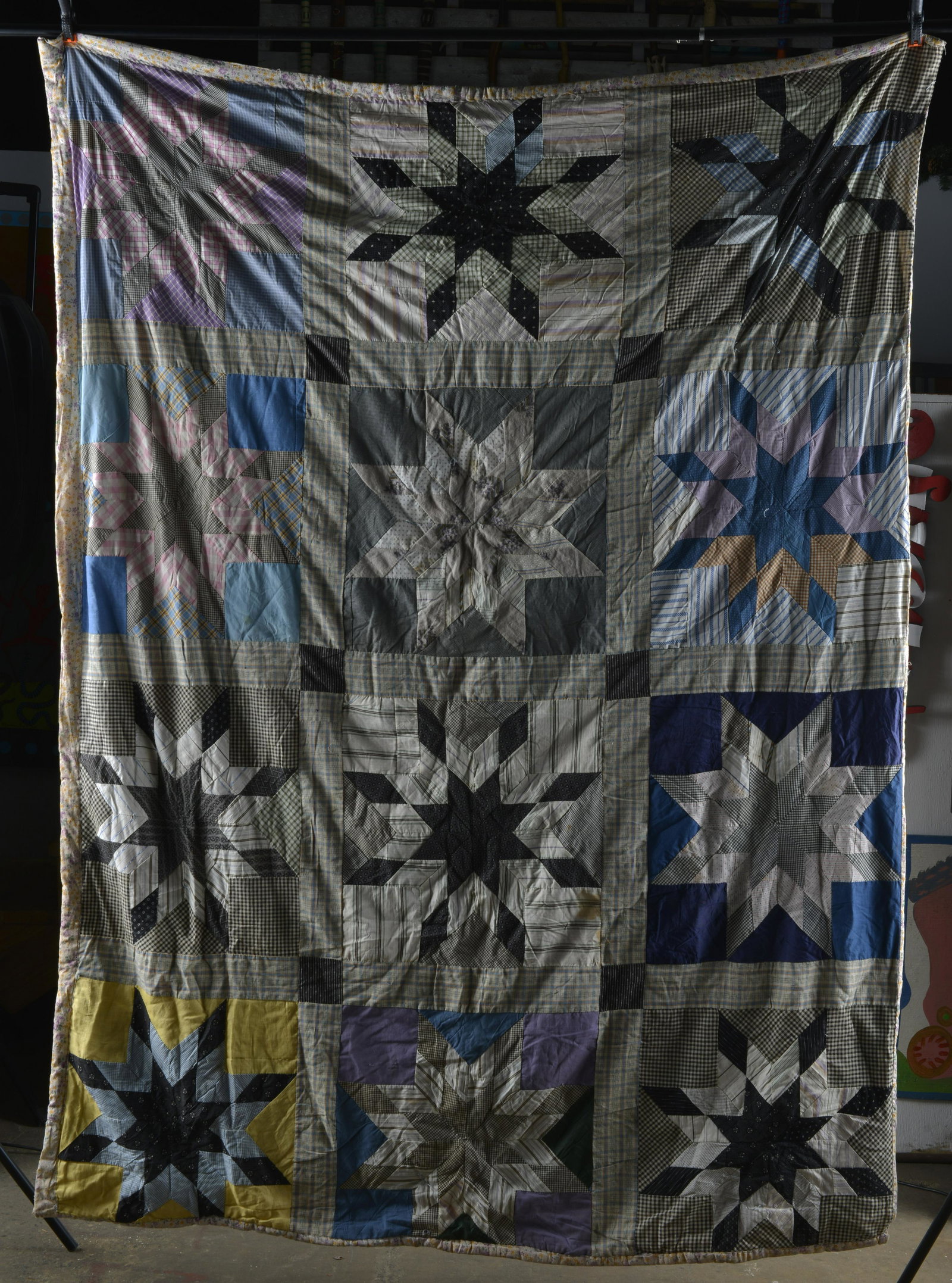 AMERICAN SOUTHERN QUILT: ca. 1900 - Virginia or North Carolina. 66"X85"