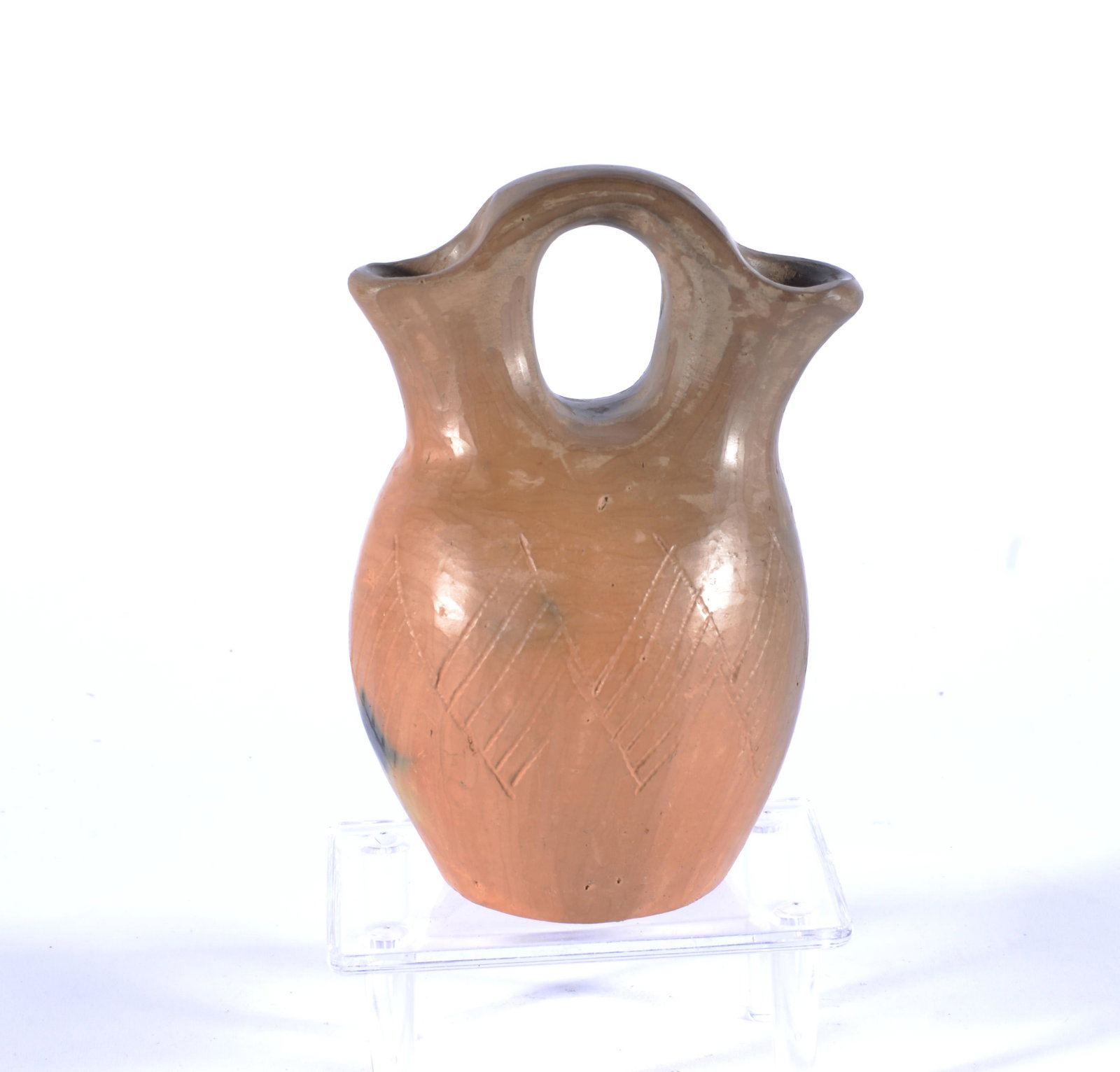 AMANDA SWIMMER CHEROKEE POTTERY WEDDING JUG NC: Amanda Swimmer (b1921-d1918), was a member of the Eastern Band of the Cherokee. Swimmer's career focused on coil-built Cherokee pottery and was initially self-taught.. In the latter 1950s, she learned