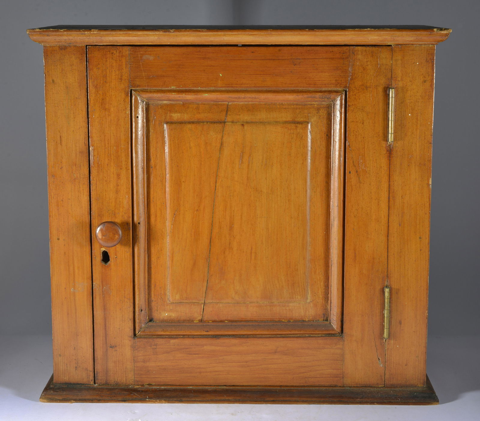 Southern Pine Counter Top Cupboard (1 of 5)