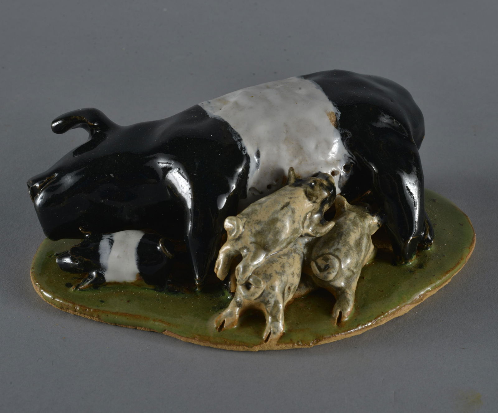 Lynn Bailey Sow (Pig) w/ Four Piglets Figural Pottery Scene SC (1 of 3)