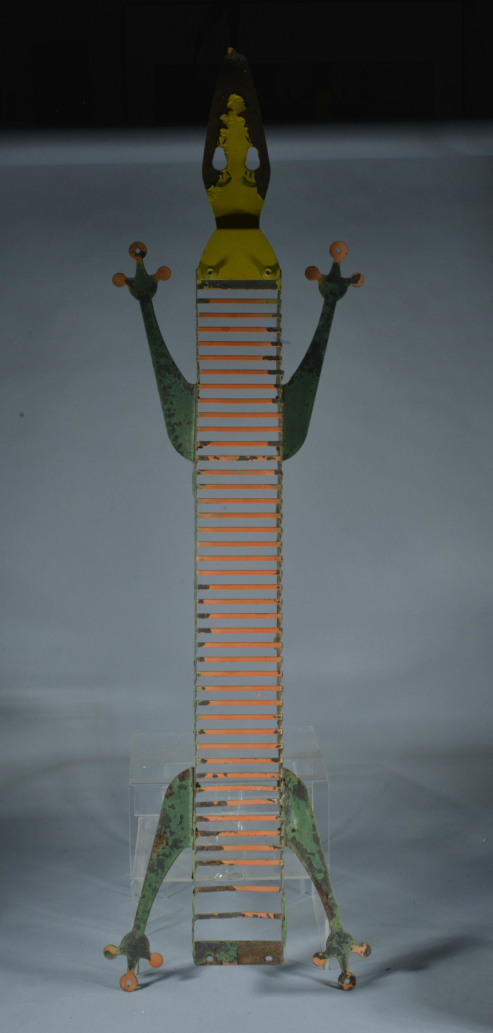 Folk Art wall mounted rack (1 of 3)