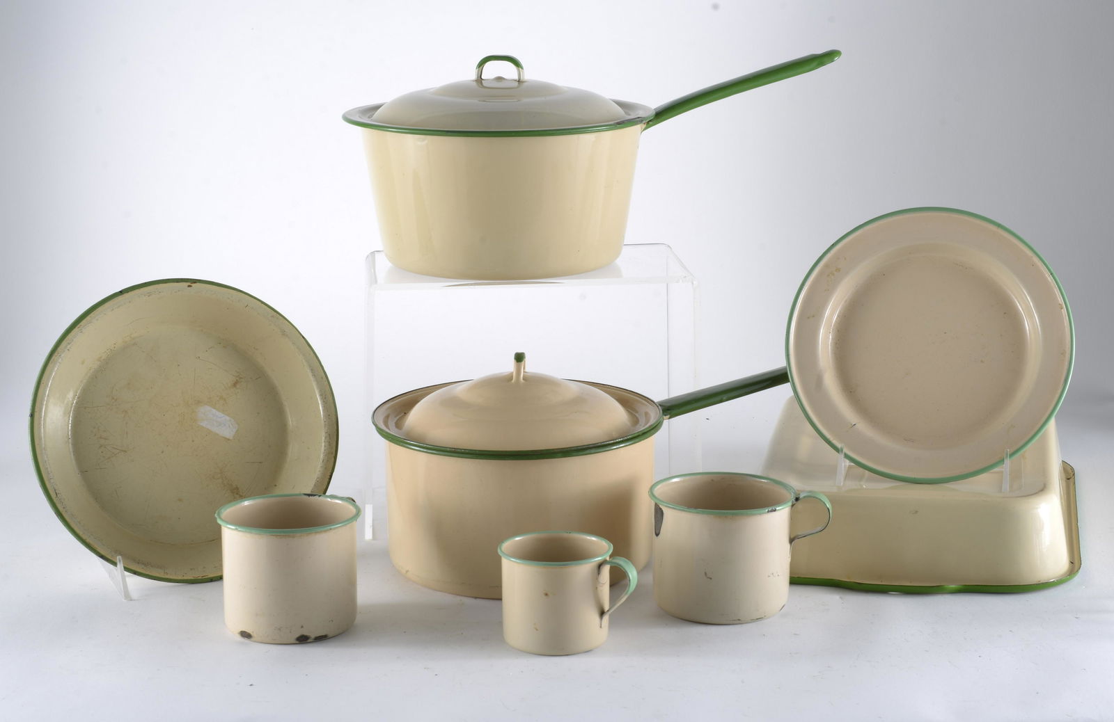 8 Pieces of Cream & Green Enamelware Assorted Items (1 of 2)