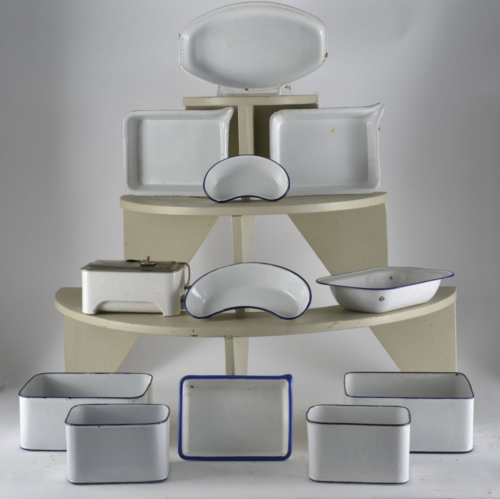 12 Piece White & Blue Trimmed Enamelware Assorted Items (1 of 4)