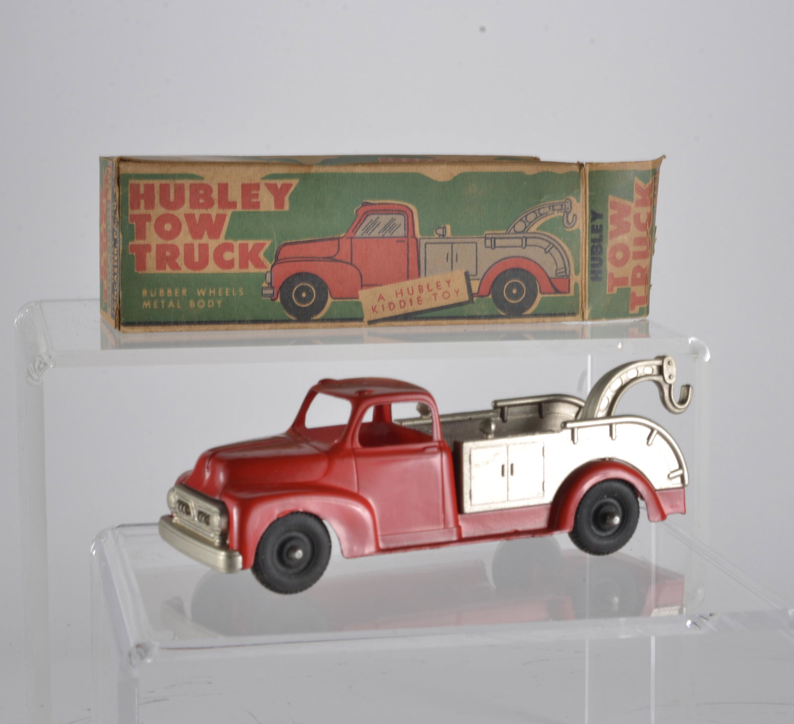 Hubley Manufacturing Co, Tow Truck: box has great coloring and is in good condition excellent condition - 6 1/2"