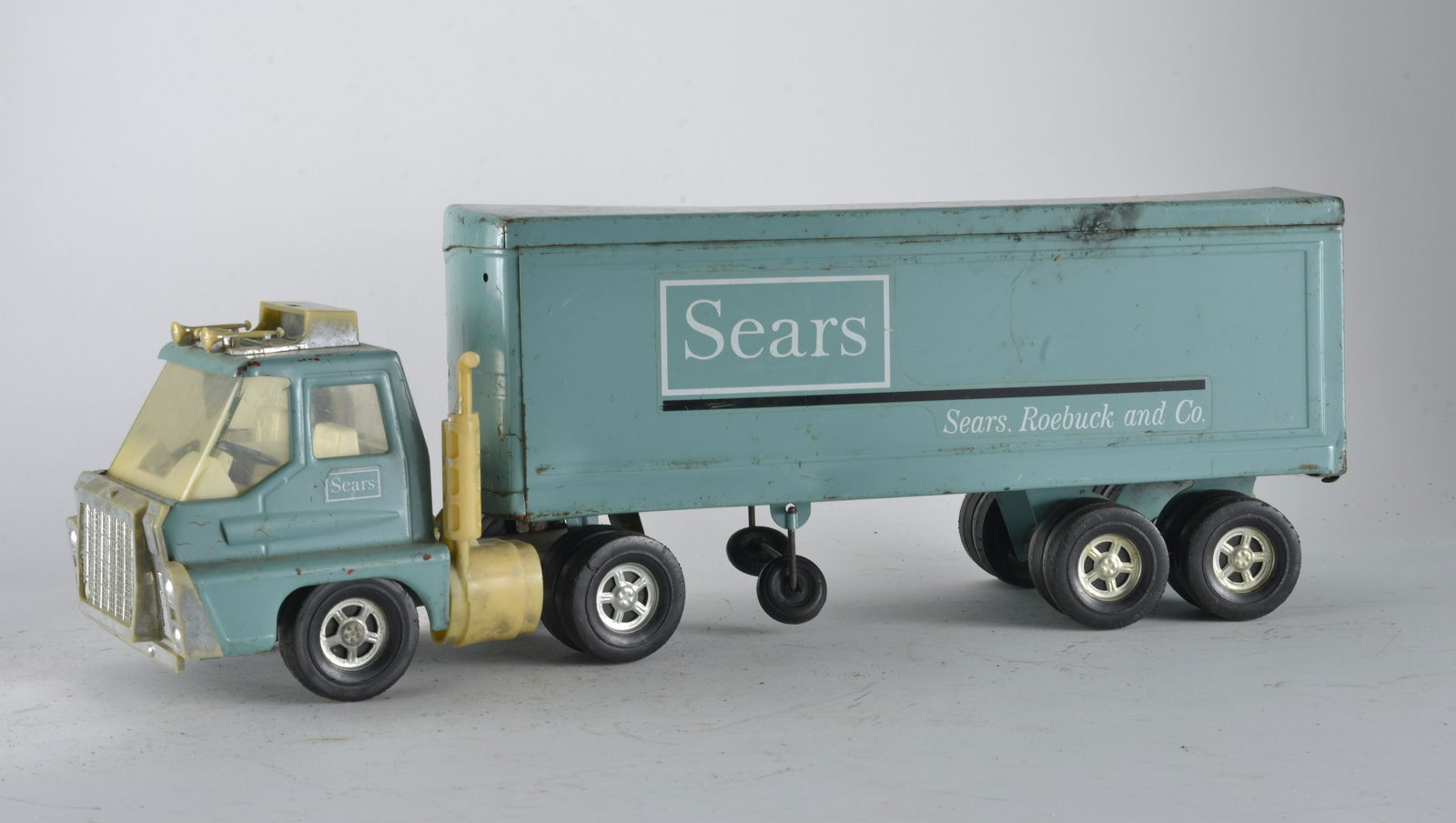 Sears Metal Tractor Trailer (1 of 3)