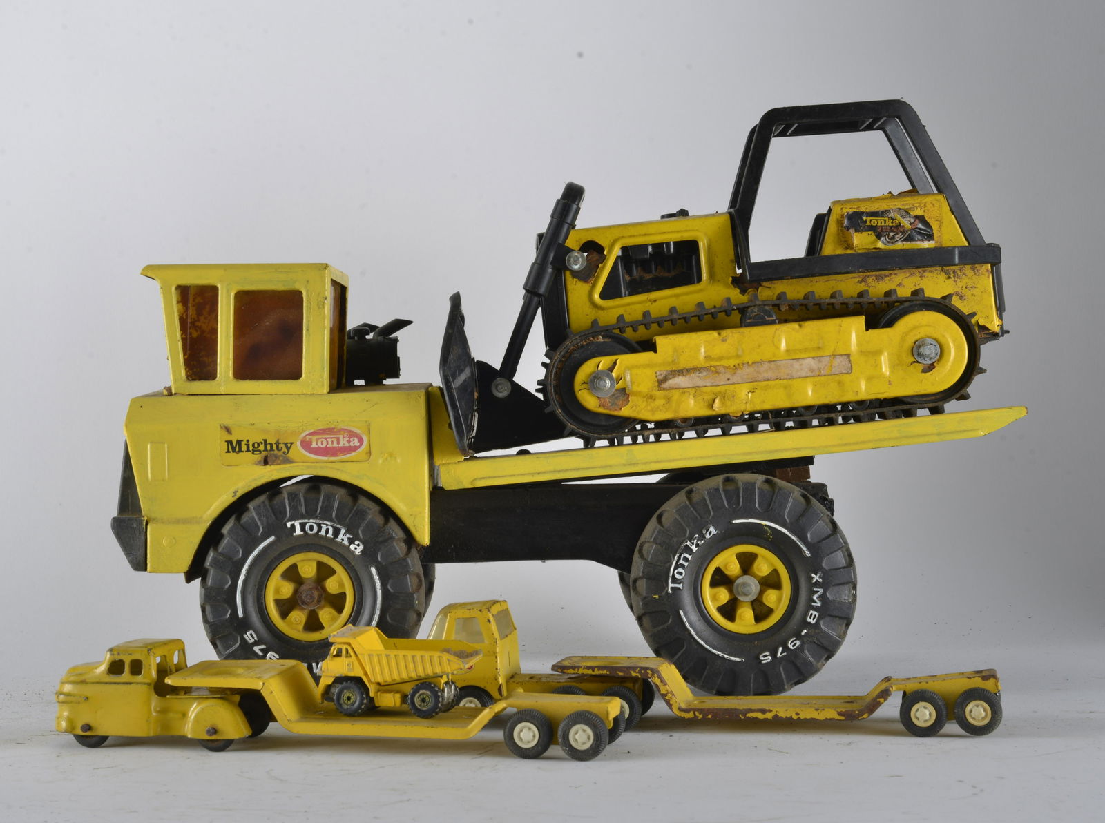 3 assorted Tonka  Trucks (1 of 3)