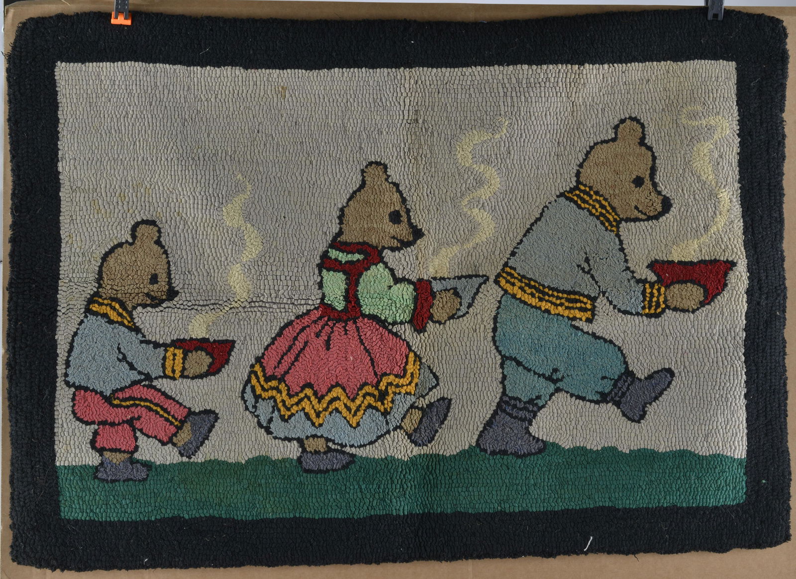 Folk Art Hooked Rug (3 bears) (1 of 4)