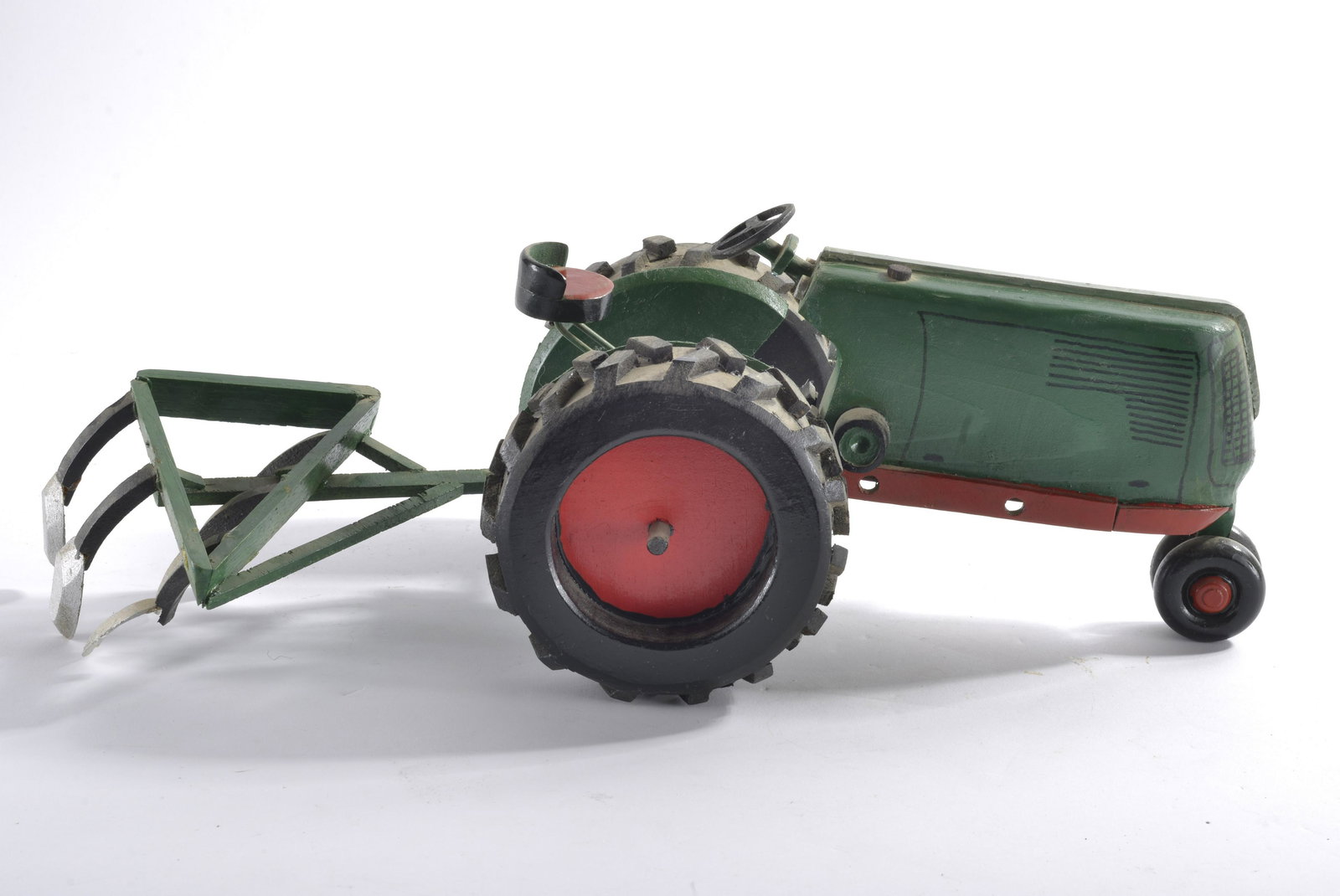 Kenneth Myers Folk Art Tractor (1 of 3)