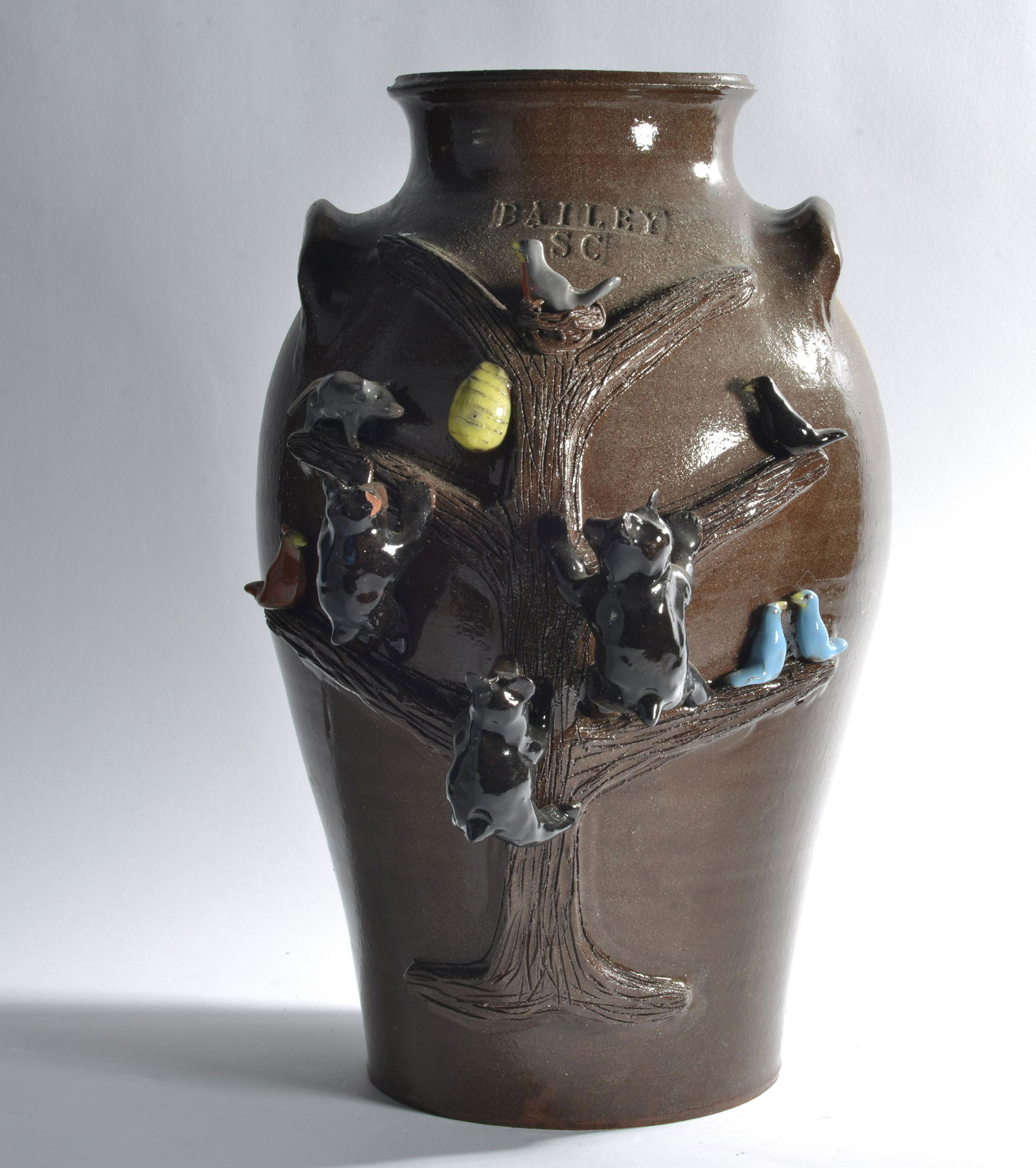 Marvin Bailey (b. 1960) decorated jar (1 of 5)