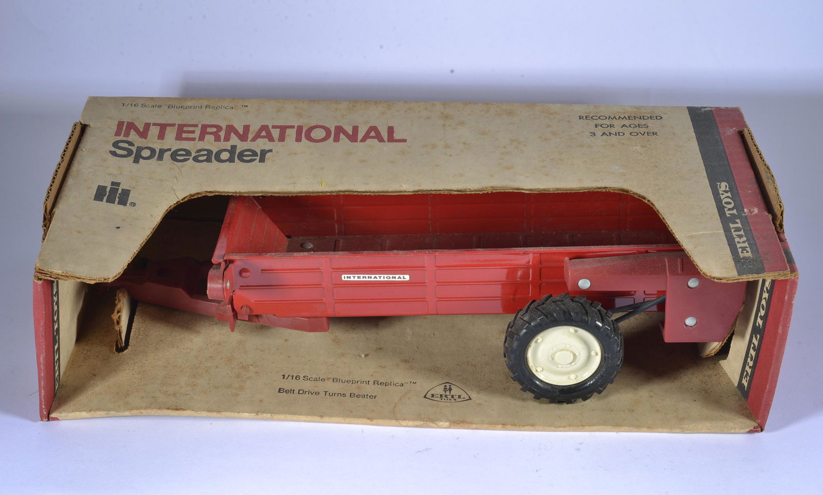 ERTL BLUEPRINT NOS 1/16 SCALE SPREADER #170-7941: DIE CAST NOS 1/16 SCALE 13 1/2" L