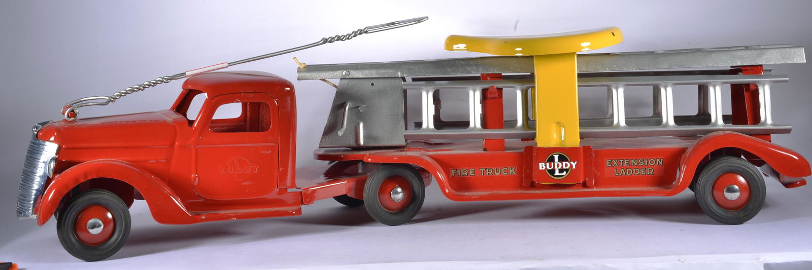 BUDDY-L METAL EXTENSION RIDE ON TOY: METAL RIDE ON TOY 6' H X 29"L