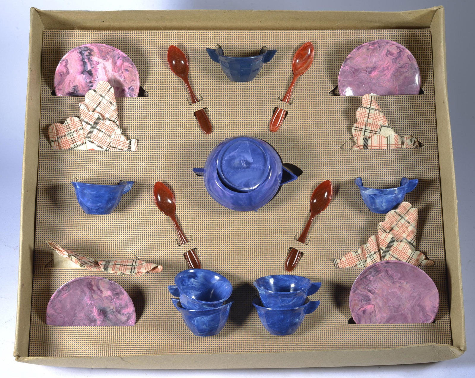 1930'S LITTLE HOSTESS TEA SET IN ORIGINAL BOX: ALL ORIGINAL AND PLASTIC AVERAGE SIZE 4"H