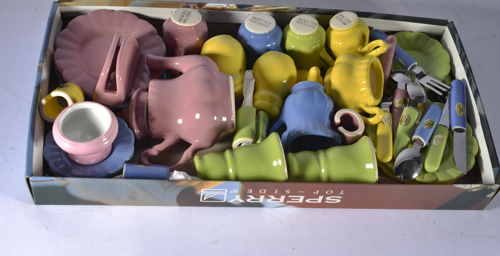FRENZY TOY CO. CHILDS TEA SET: FRENZY TOY CO. CHILDS MULTIPLE COLOR TEA SET (NO BOX) MADE IN CHINA