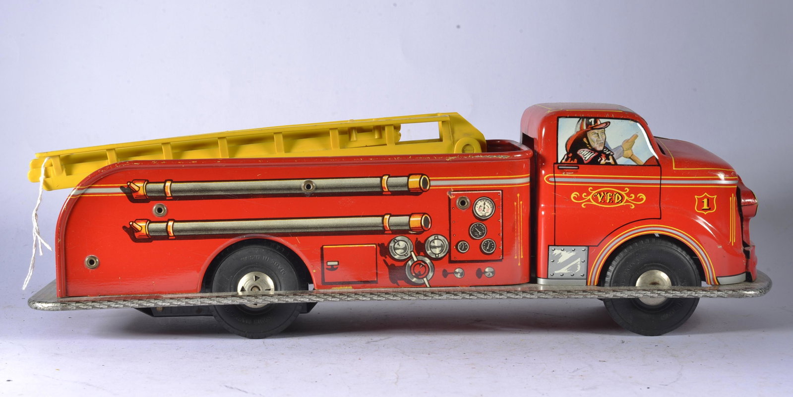 MARX PRESSED STEEL FIRE TRUCK & LADDER: 1950'S TIN LITHO PRESSED STEEL FIRE TRUCK & LADDER 4" H X 14" L