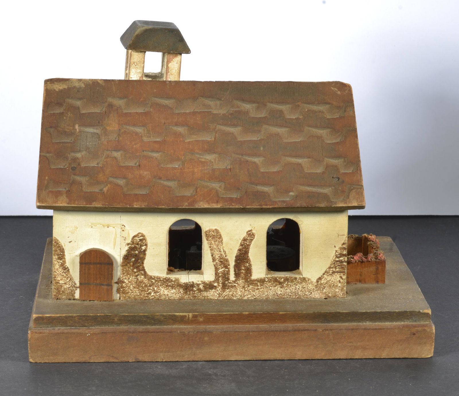SMALL FOLK ART PAINTED WHITE CHURCH: SMALL FOLK ART PAINTED WHITE CHURCH MUSIC BOX (MUSIC BOX DOES NOT WORK) 5" X 7" 4.5"