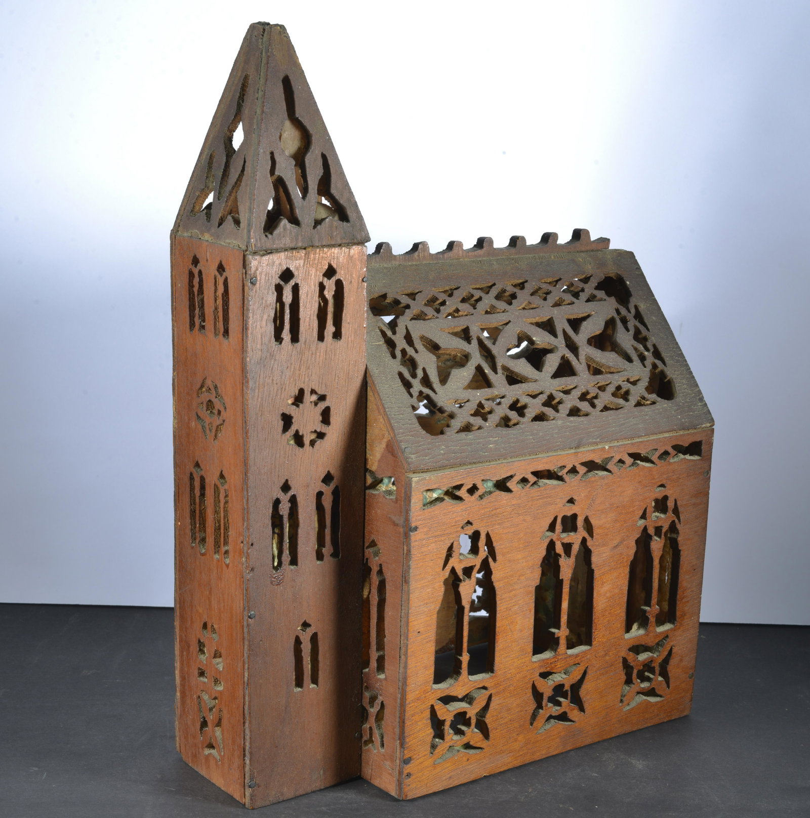 FOLK ART WOODEN CHURCH: FOLK/ART TRAMP ART WOODEN CHURCH WITH CATHEDRAL 12" X 10" X 6"