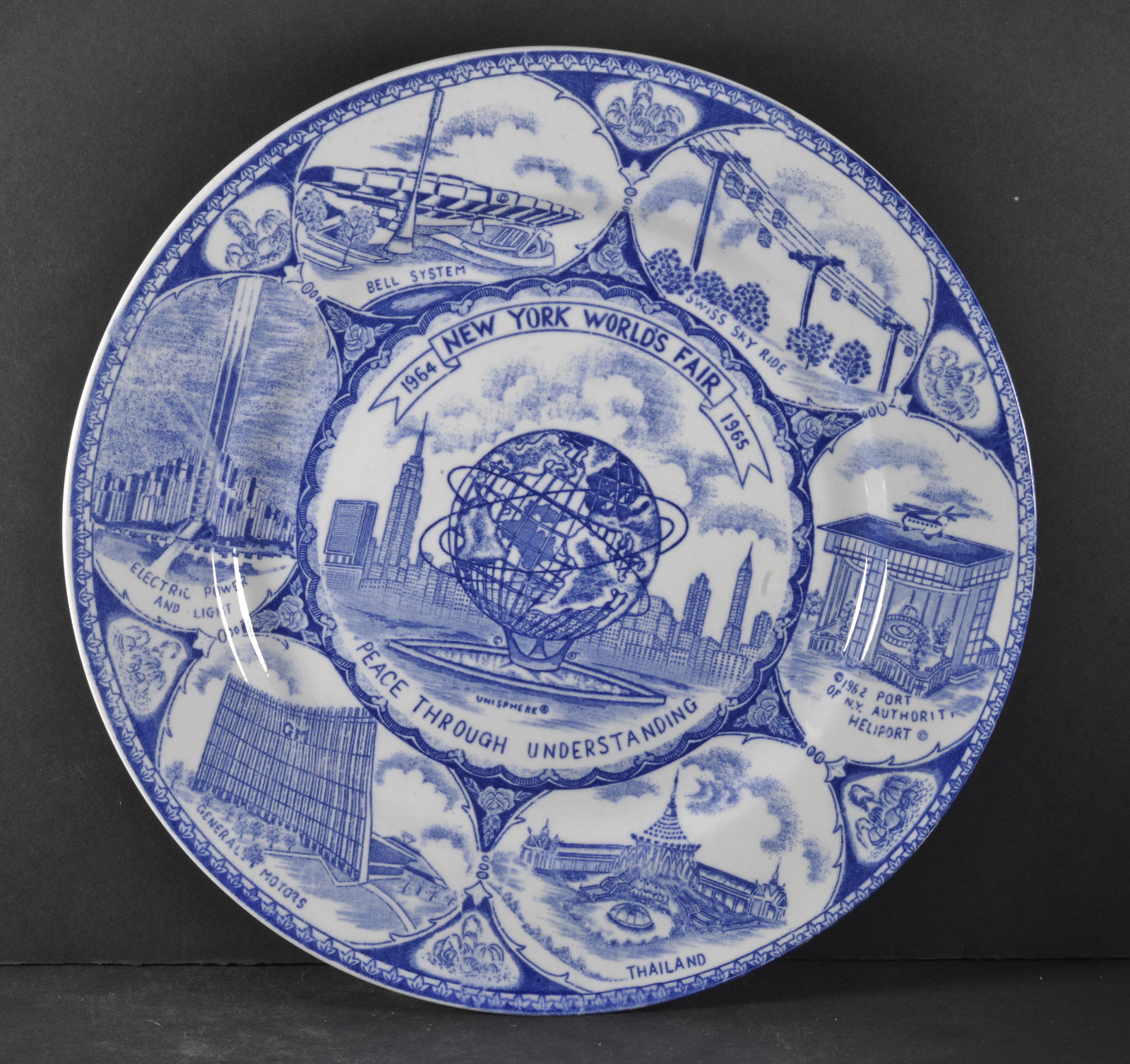 1961 1963 N.Y.W.F. UNISPHERE NEW YORK WORLD'S FAIR PLATE (1 of 2)