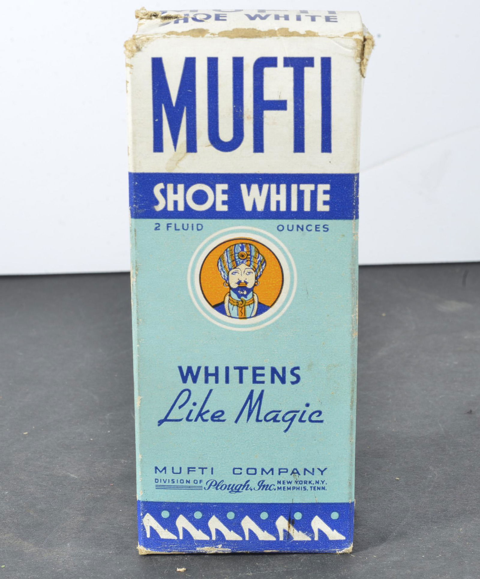 MUFTI SHOE WHITE ADVERTISING: MUFTI SHOW WHITE WHTENS LIKE MAGIC NEW/OLD STOCK GLASS BOTTLE 5"H GREAT GRAPHICS
